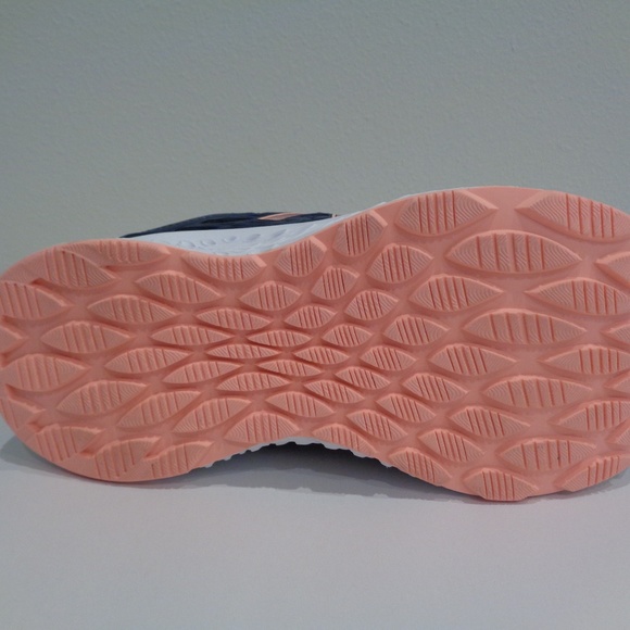 New Balance Size 6 M 420 V3 New Womens Sneakers - Picture 5 of 8